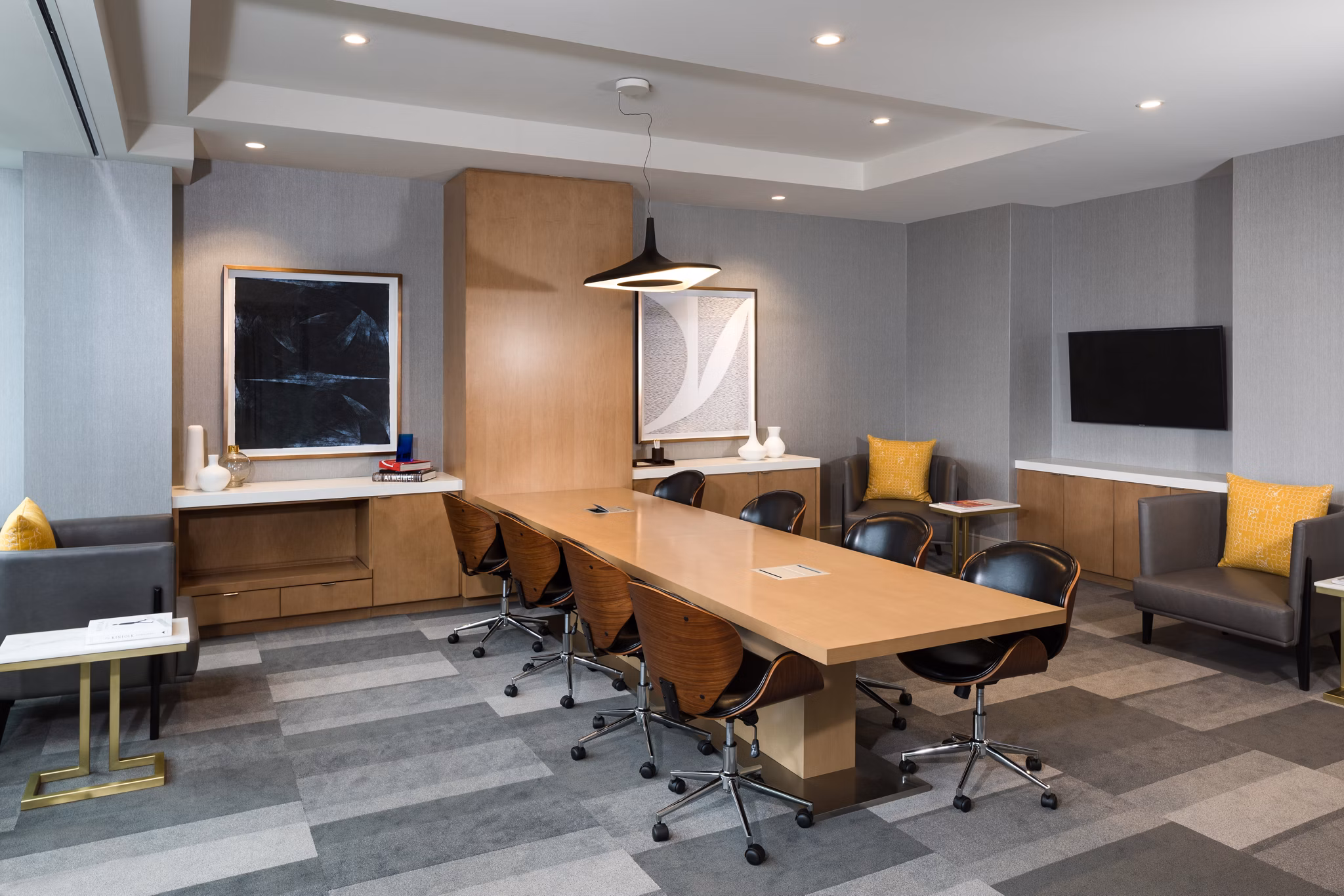 The Kincaid at Legacy: Modern business center for residents
