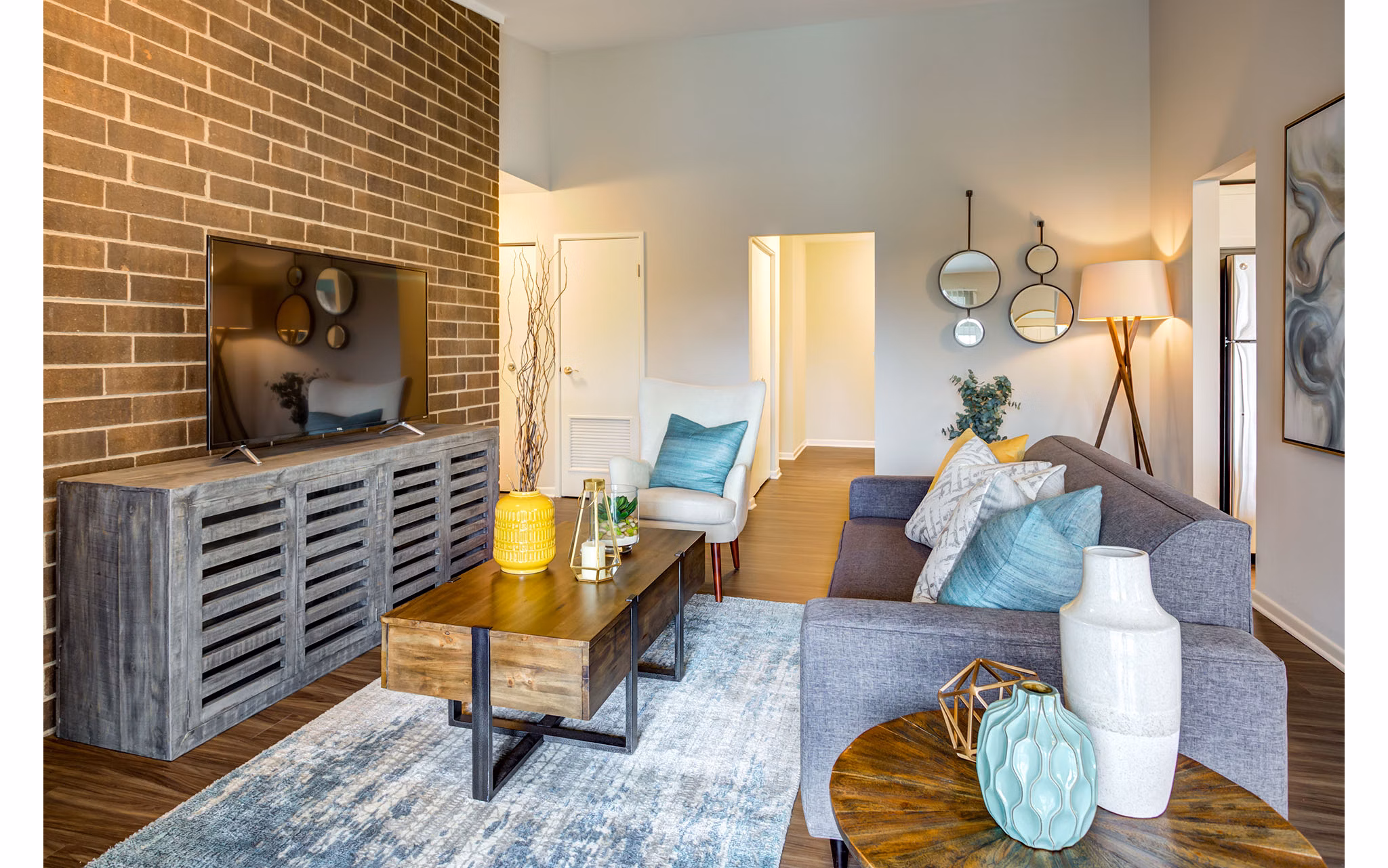 Modern living room with elegant furnishings at Orion Arlington Lakes Apartments