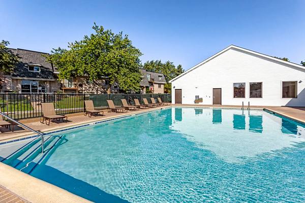pool at Orion Parkview Apartments