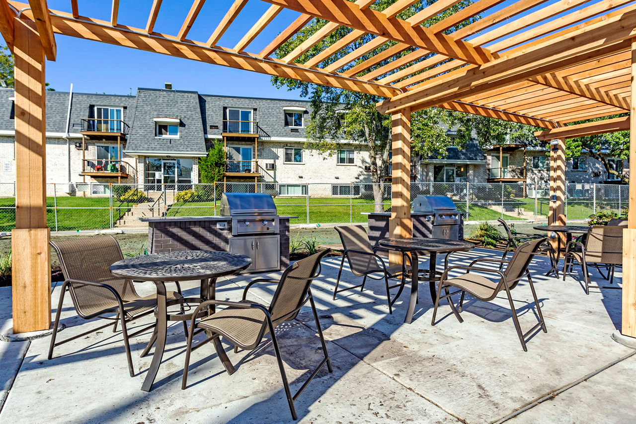 Grill area at Orion Parkview (1 of 2)