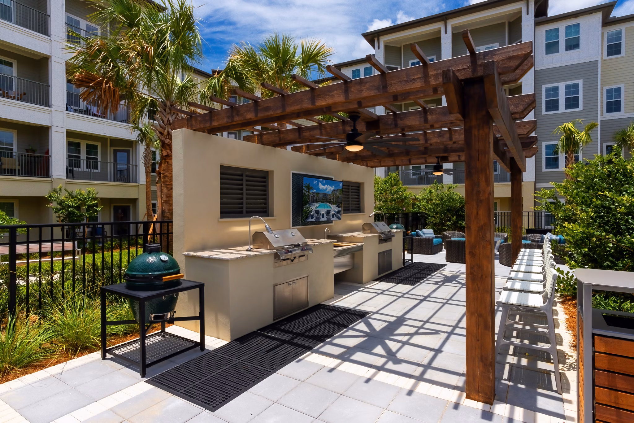 Outdoor grill area with modern amenities at Overture Hamlin Apartments for luxury living