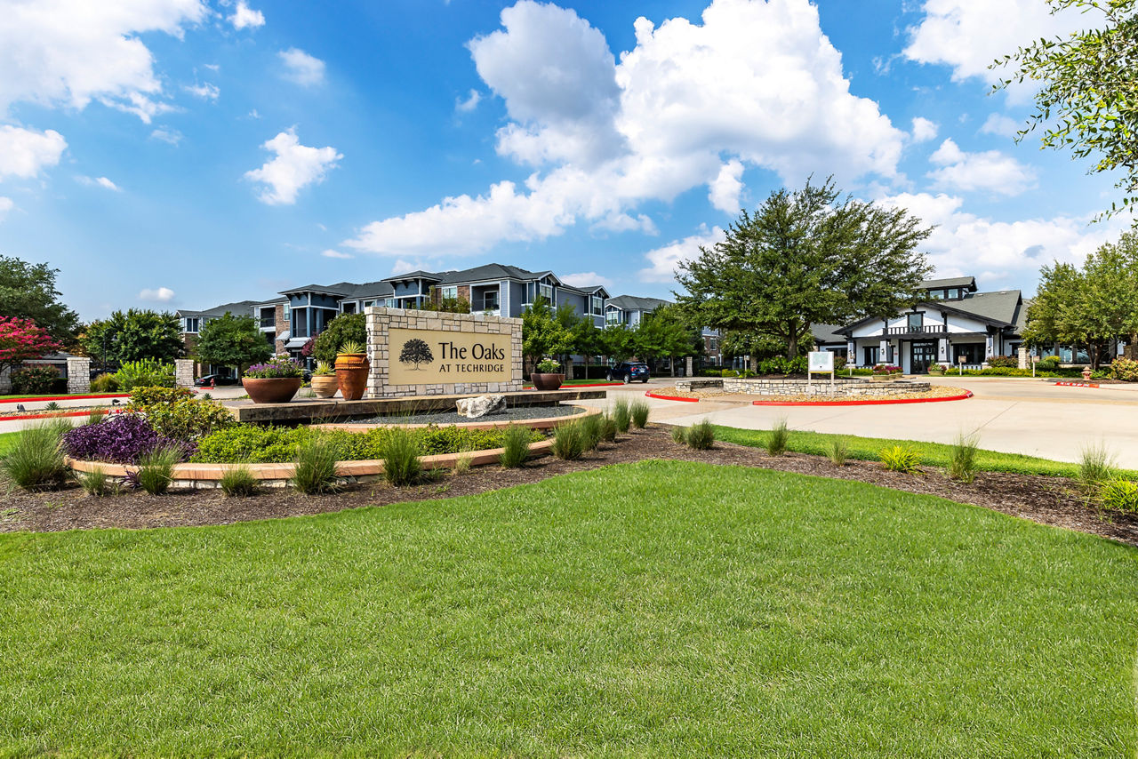 The Oaks at Techridge: Modern signage for luxury apartments in Austin