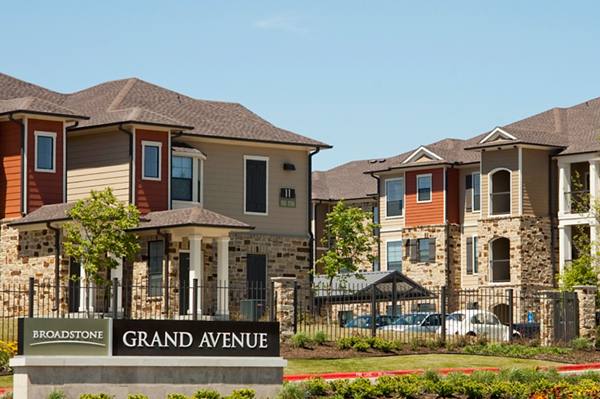 Broadstone Grand Avenue