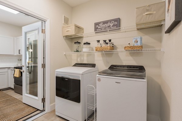 laundry room at Cantera Apartments