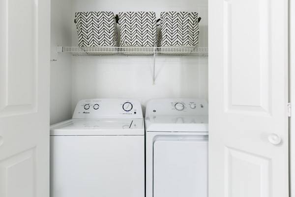 laundry room at CityScape at Lakeshore Apartments