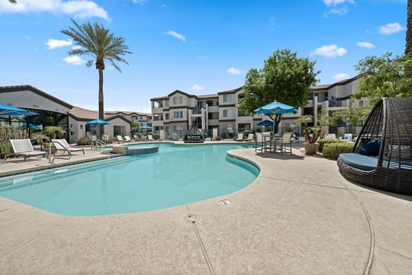 pool at Tempe Station Apartments