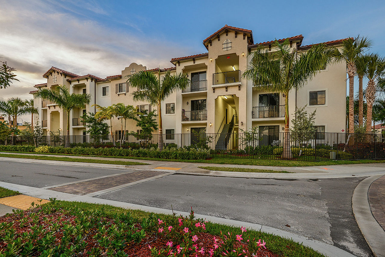 Celebration Pointe Margate Fl 3 of 12