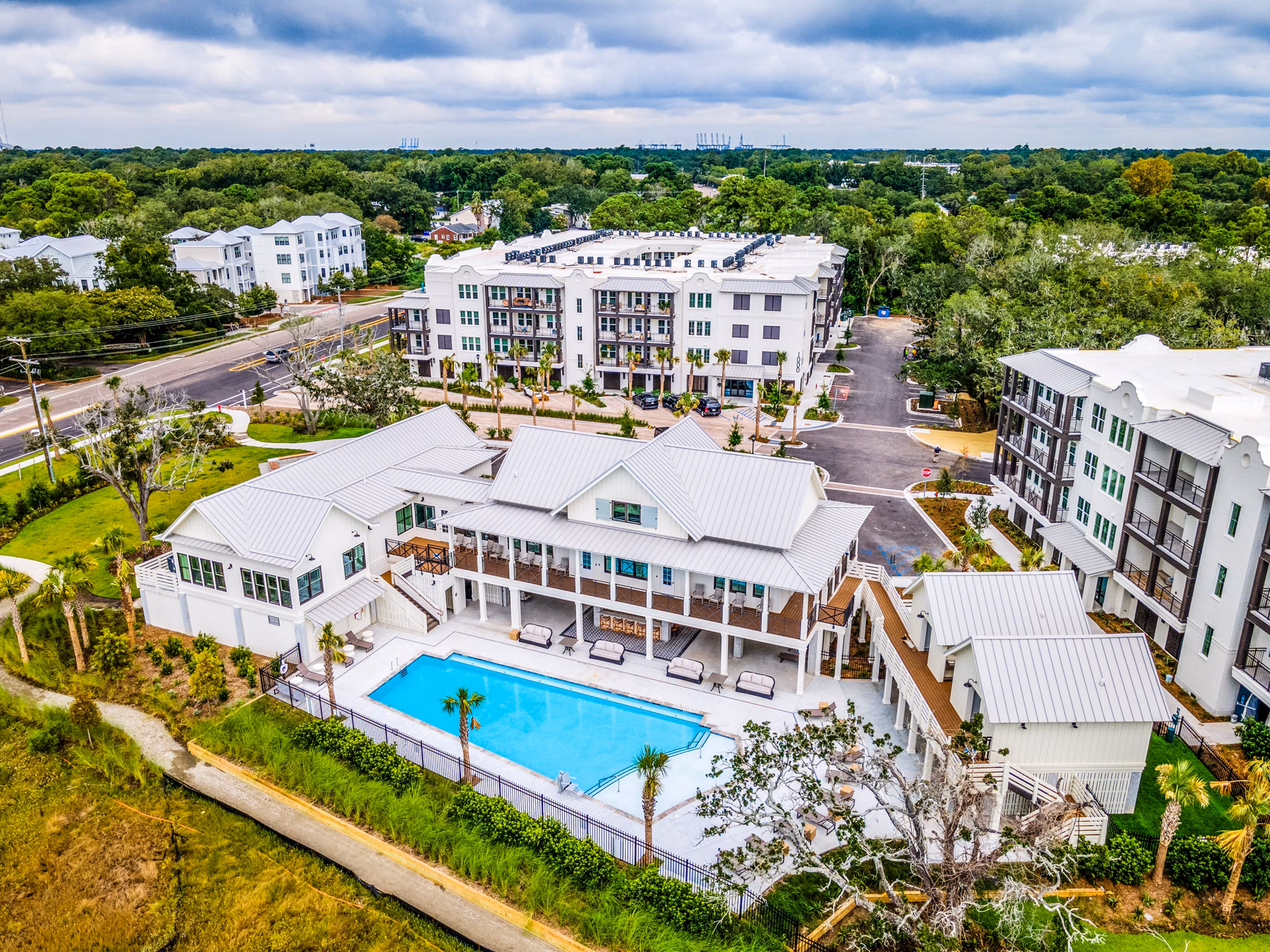 Atlantic Beach House: Contemporary beachside luxury apartments exterior