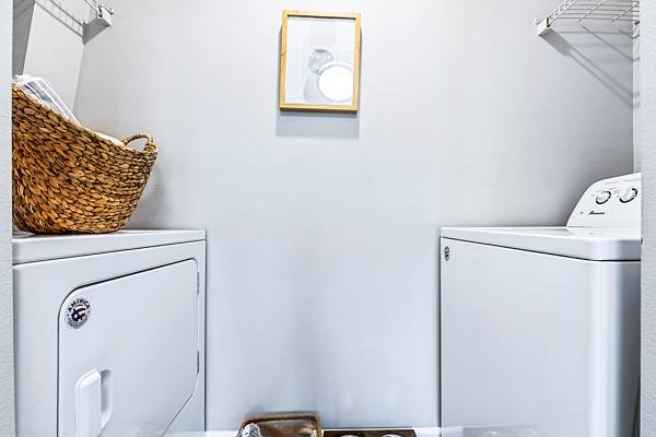 laundry room at Vista Commons Apartments