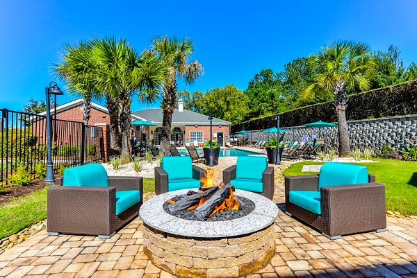 fire pit at Vista Commons Apartments