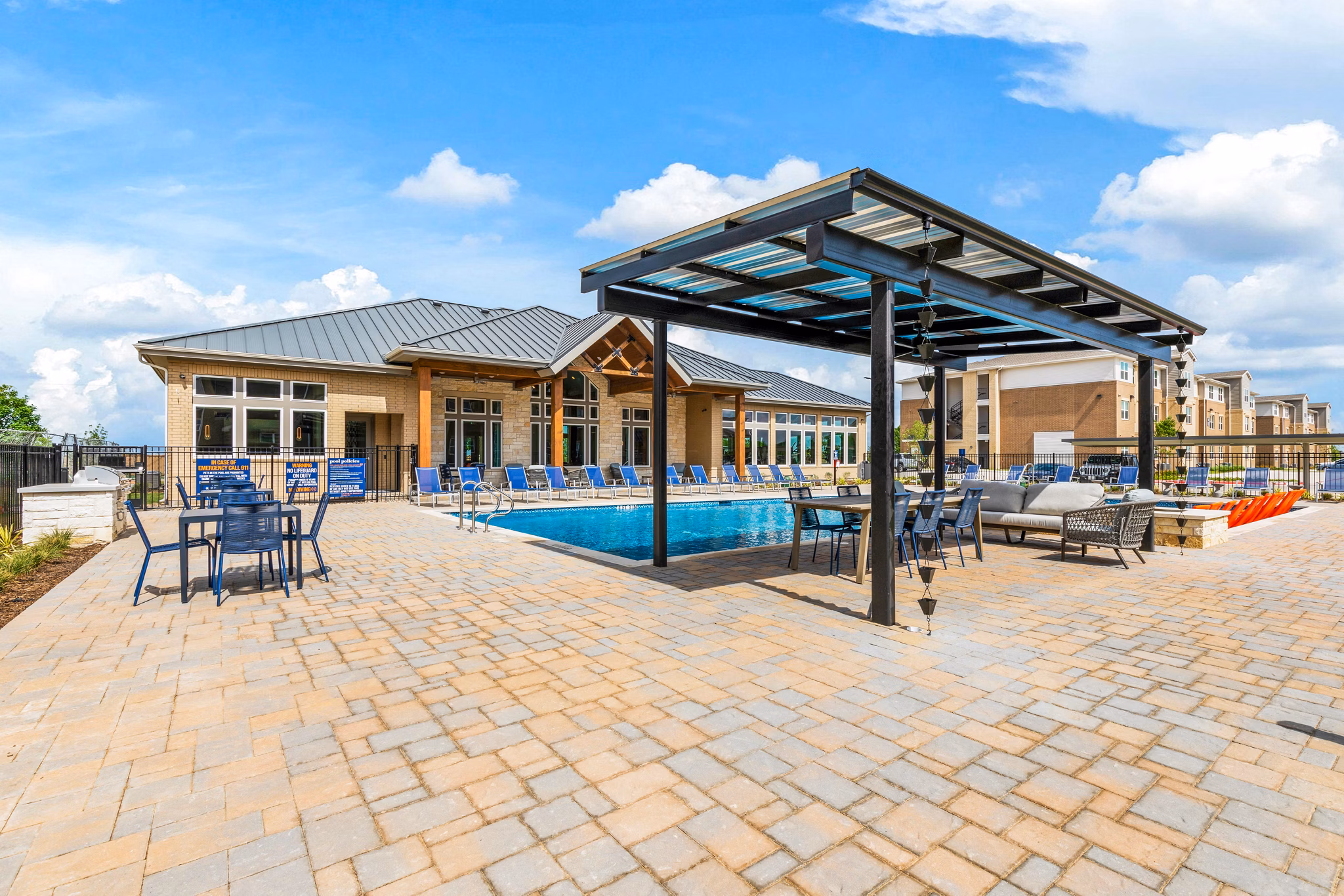 pool at Prose Frontier Apartments