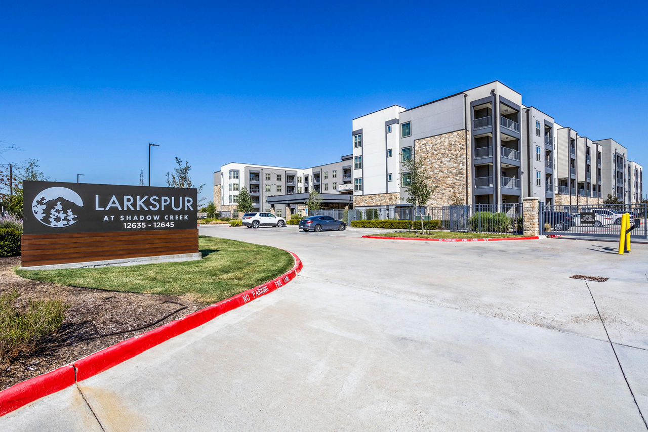 Larkspur At Shadow Creek Pearland Tx 2 of 12