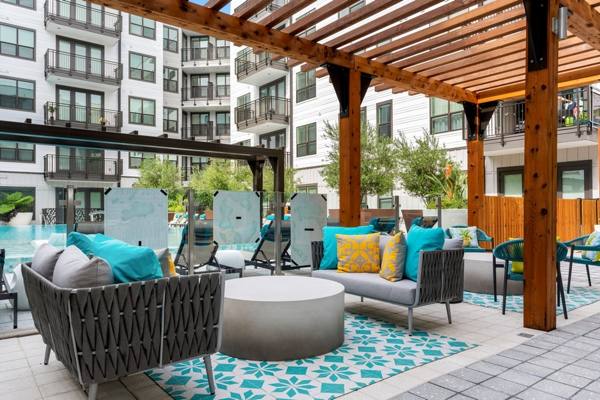 patio at Novel Midtown Tampa Apartments