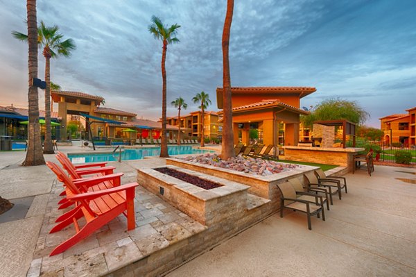 fire pit at Gateway at Tempe Apartments