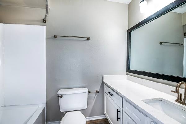bathroom at Heron Lake Apartments
