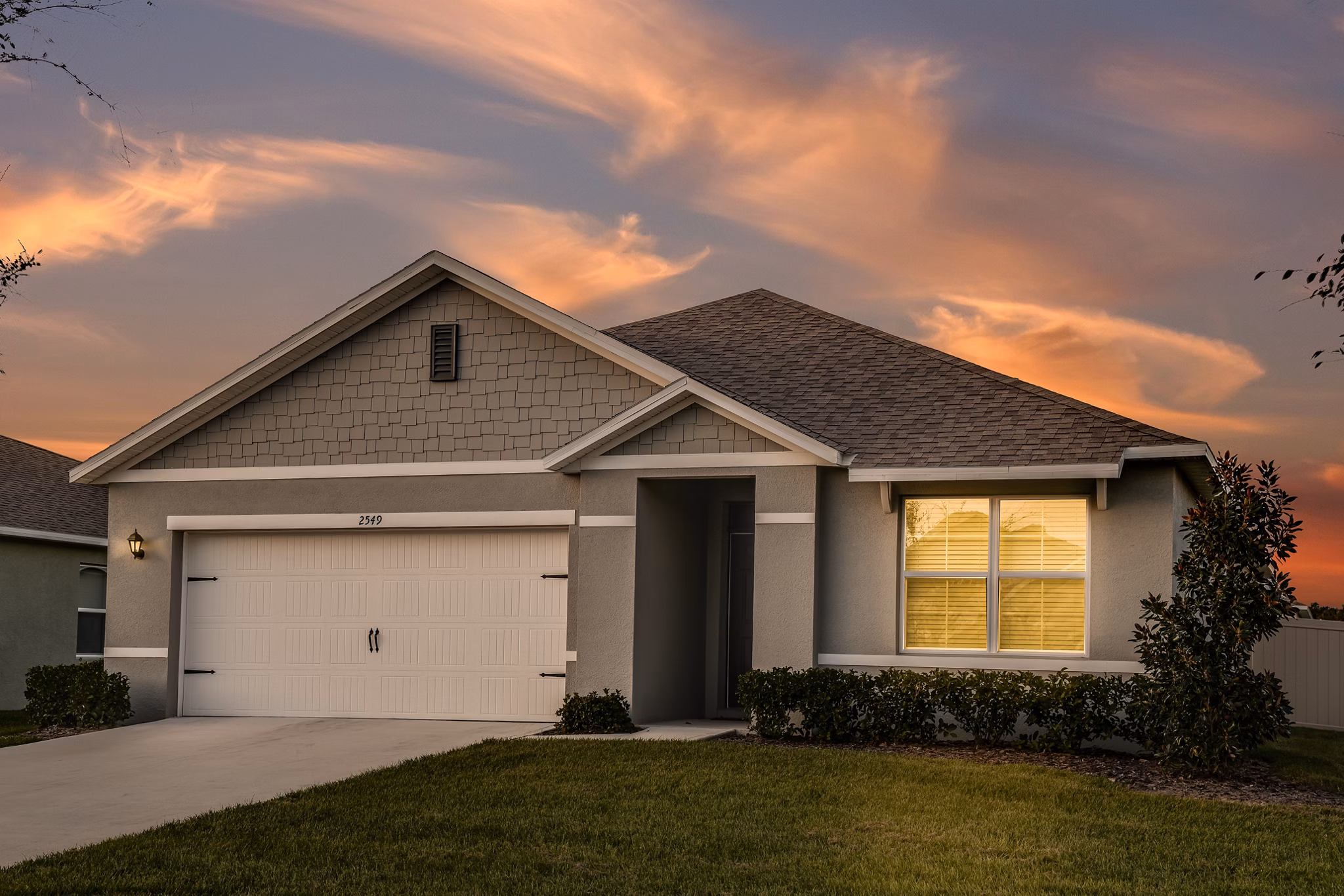 Summerwell Avian Pointe: Contemporary luxury apartments with landscaped gardens in a serene neighborhood