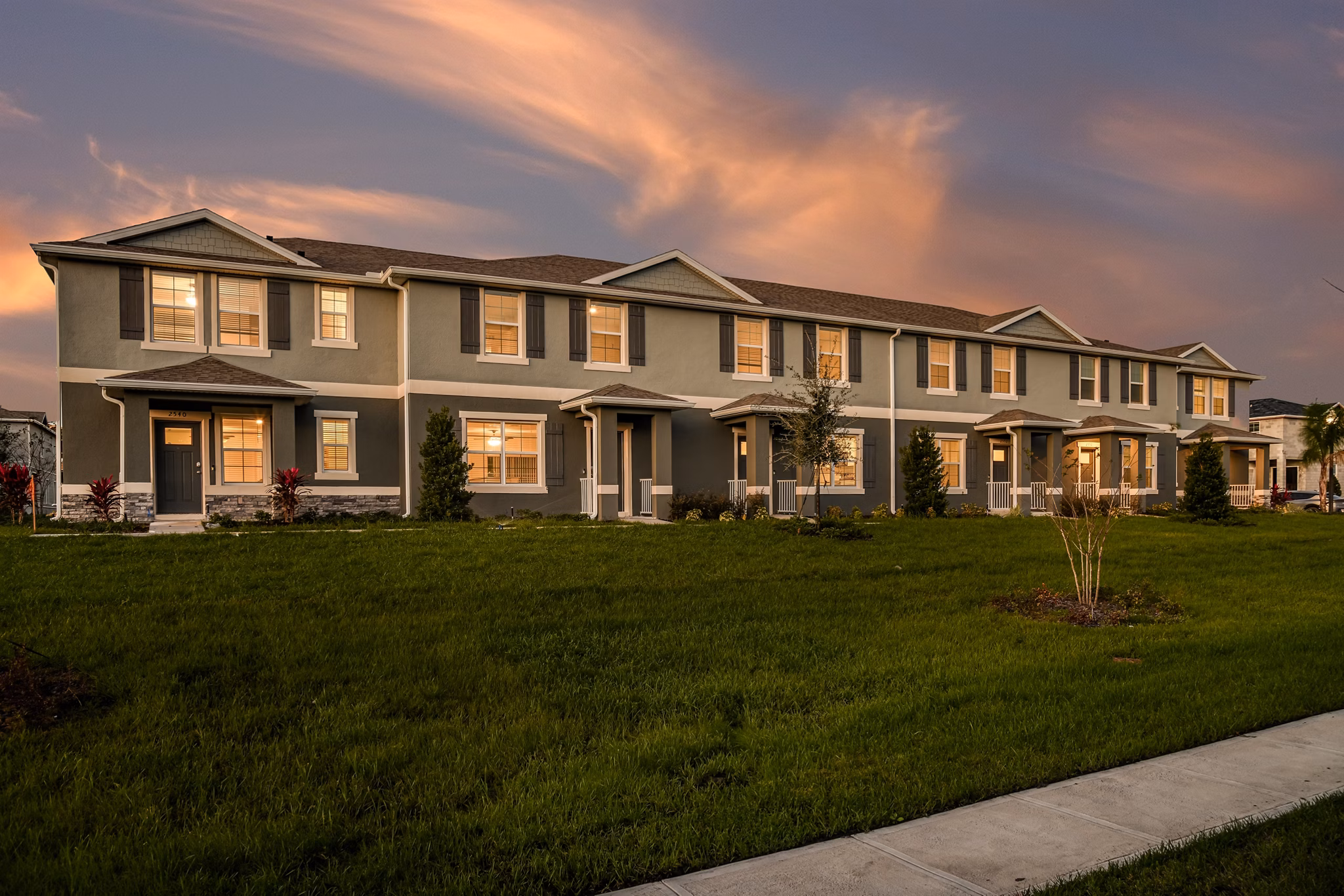 Summerwell Avian Pointe Apartments: Stylish of luxury apartments in a serene neighborhood