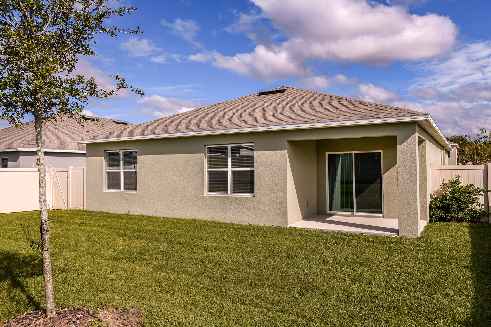 Summerwell Avian Pointe: Contemporary luxury apartments in a serene community setting