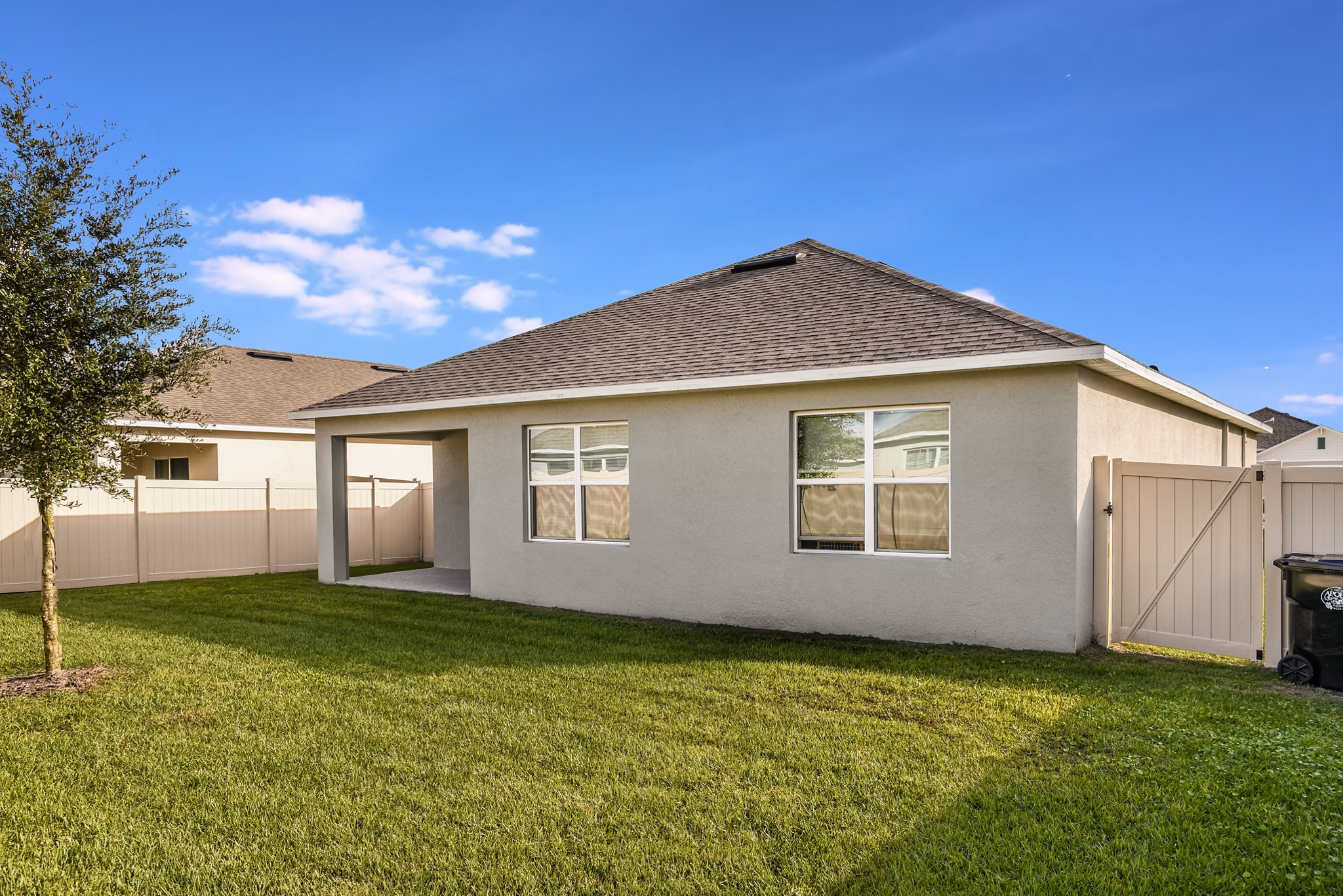 Summerwell Avian Pointe Apartments: Elegant view at premium apartments in scenic location