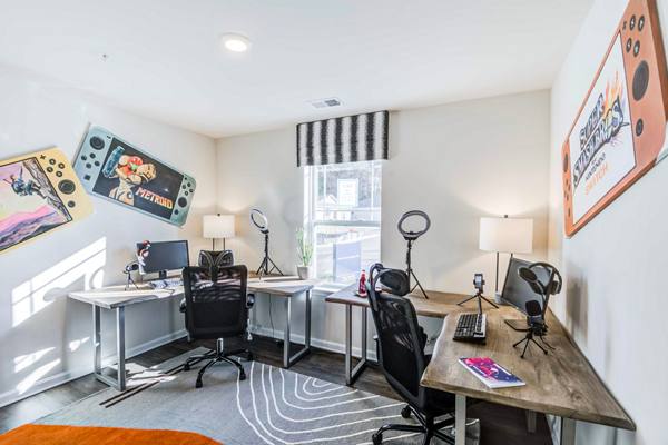 home office at Glen Heights Apartments