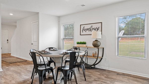 dining area at The Grove at Village Oaks Apartments