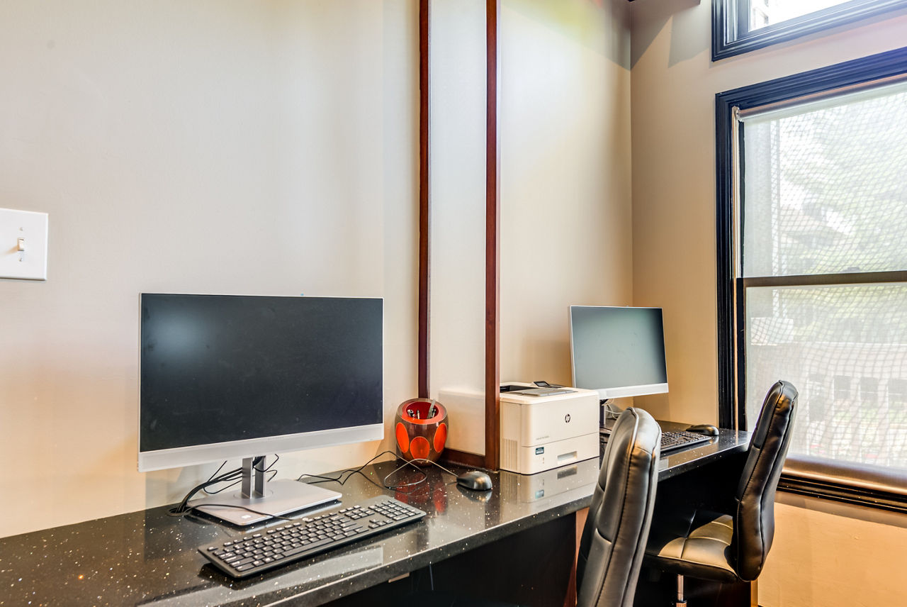 Work space at Avana Red Run Owings Mill (1 of 2)